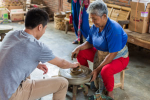 Dan learning pottery, Desa Bahasa, Yogyakarta, Indonesia